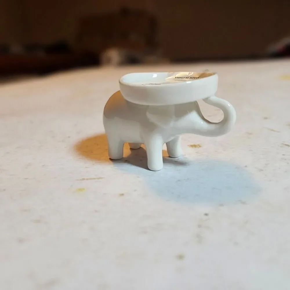 NEW LC Lauren Conrad Elephant Ring Holder  Ceramic Trinket Dish – Kohl’s